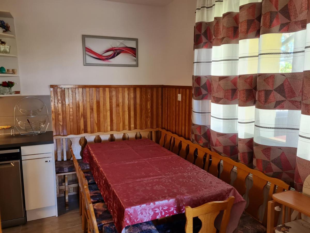 Gyoengyvirag Apartman Lenti Luaran gambar