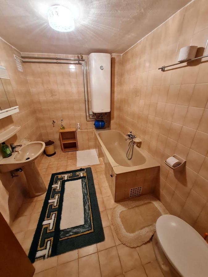 Gyoengyvirag Apartman Lenti Luaran gambar